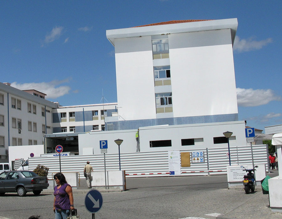 Estaleiros móveis, construção civil Extensão Norte do Centro de Saúde de Évora