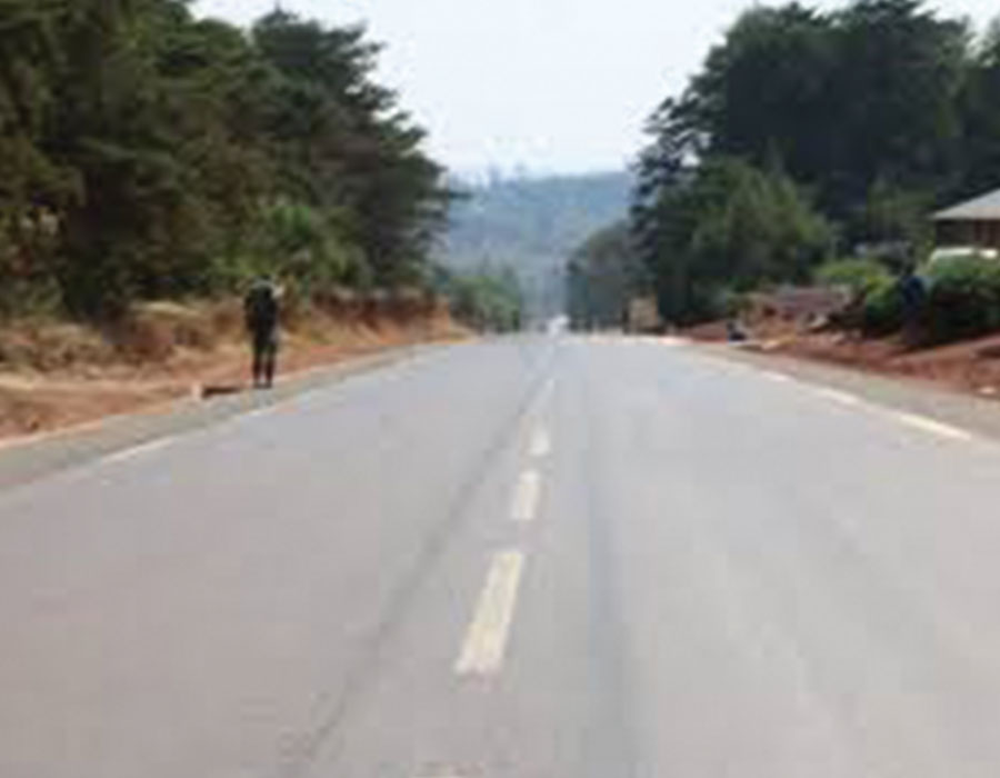 Rehabilitación de la carretera Makebuko-Ruyigi (RN13) y obras connexas.
