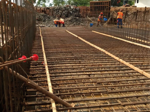 Construção de uma ponte sobre o Rio Rusizi, na fronteira entre o Burundi e a República Democrática do Congo (RN 4 PK 15 457).