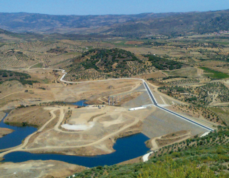 Dams at Ribeiro Grande and Arco
