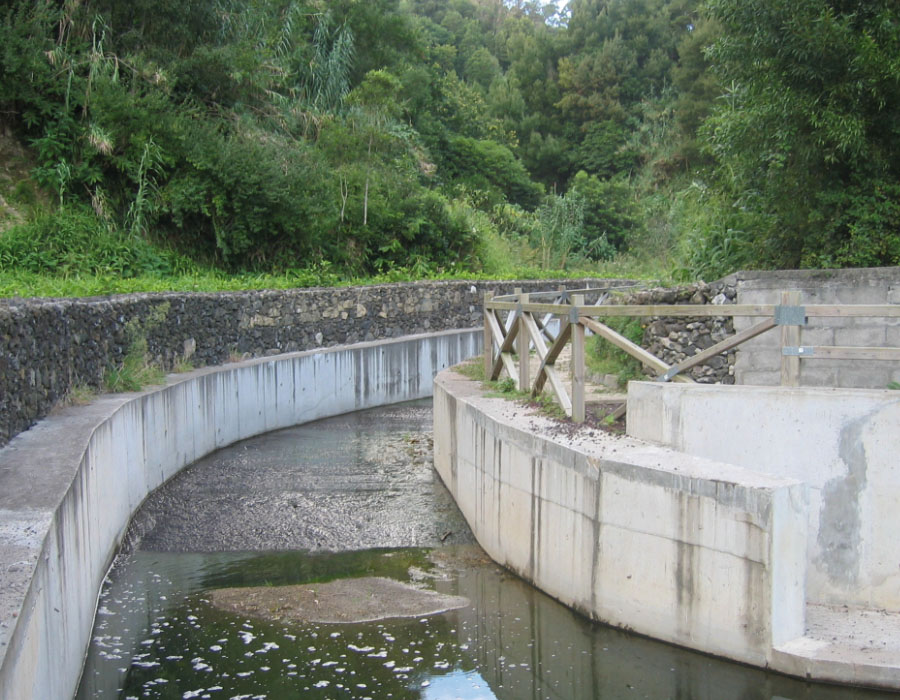 River regularization at Lameiros